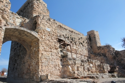 Arco de Bezudo y Castillo